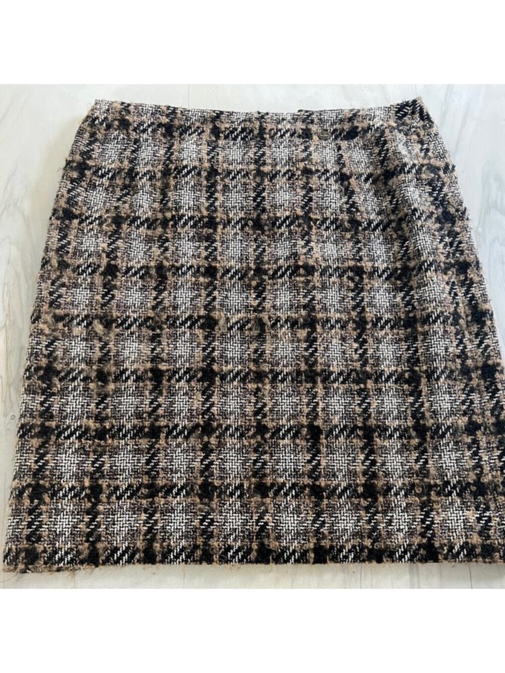 CHANEL Karl Lagerfeld Era 05A Fantasy Tweed Skirt Wool Mohair Silk CC Button